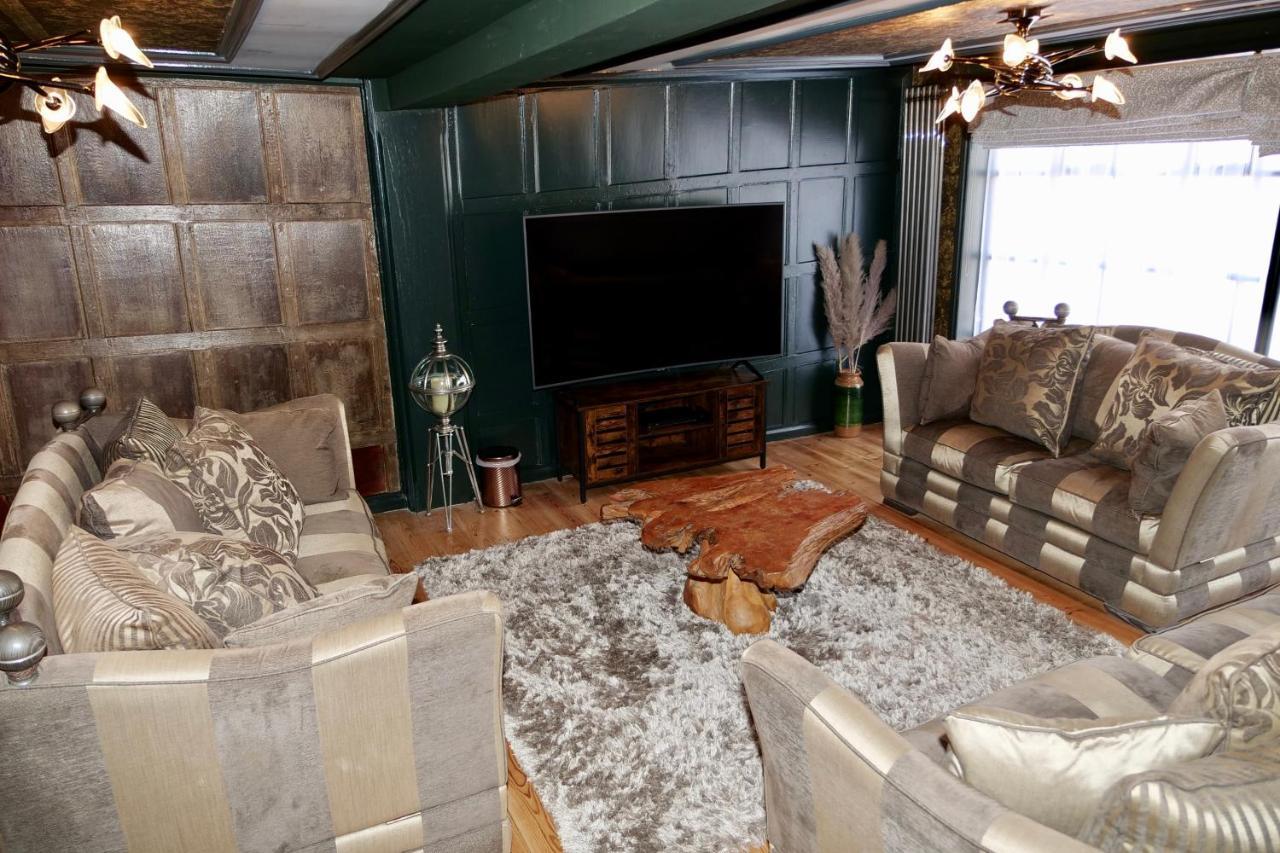 Luxury 9 Bed Manor House Hot Tub Cinema Room Skytv Saffron Walden Bagian luar foto