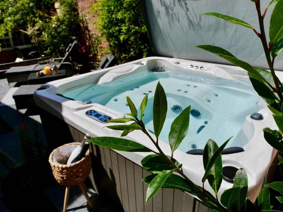 Luxury 9 Bed Manor House Hot Tub Cinema Room Skytv Saffron Walden Bagian luar foto